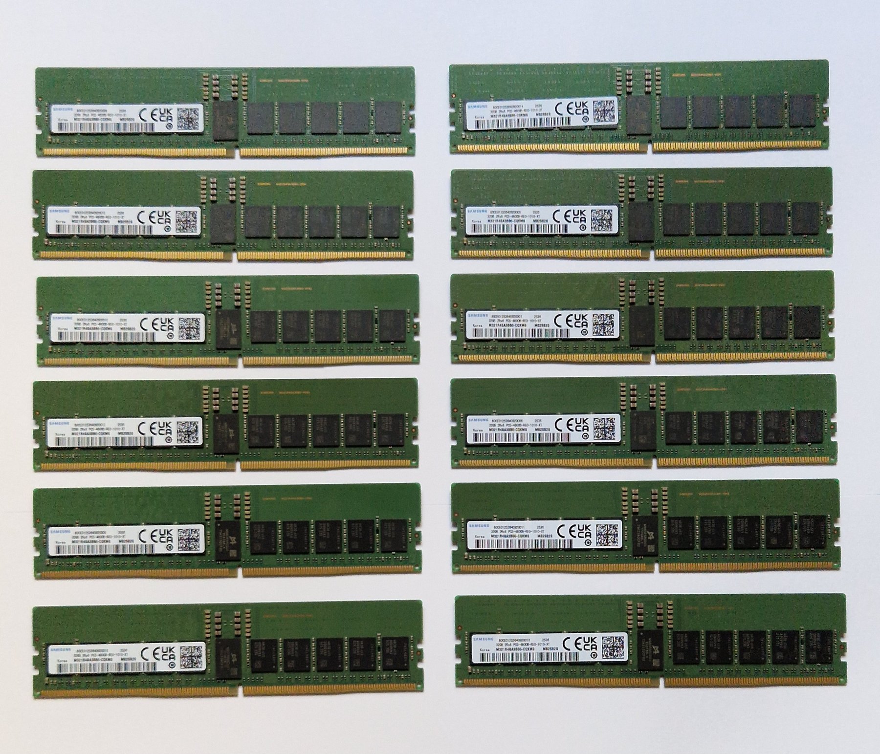 Samsung DDR5 RDIMM 32GB M321R4GA3BB6 - lot de 12 barrettes neuf